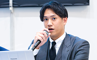 本林 龍磨 氏