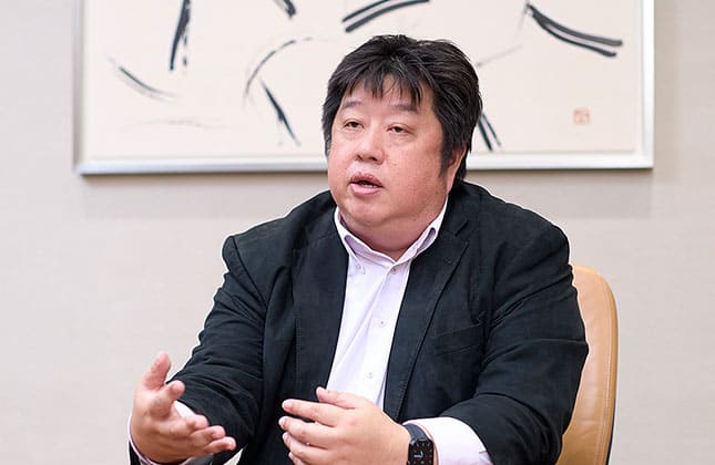 岡嵜氏
