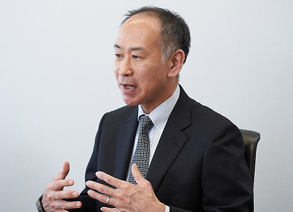 堀内氏