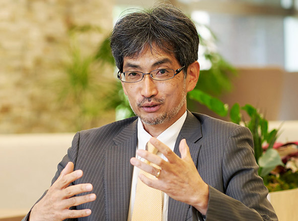 西村 氏