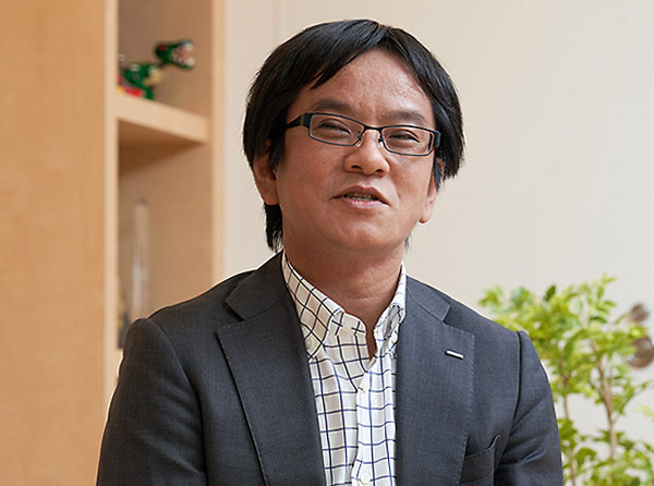 石田 氏