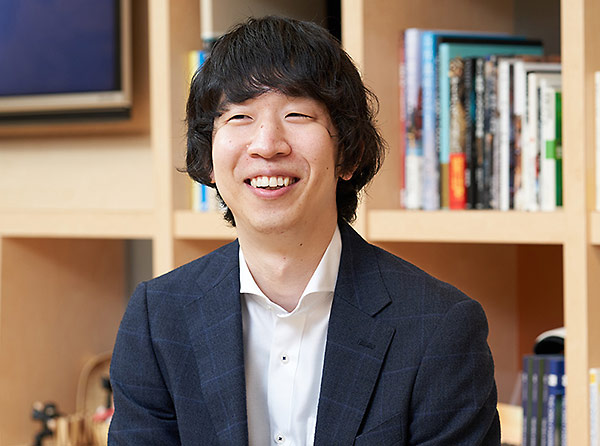 岡野 氏