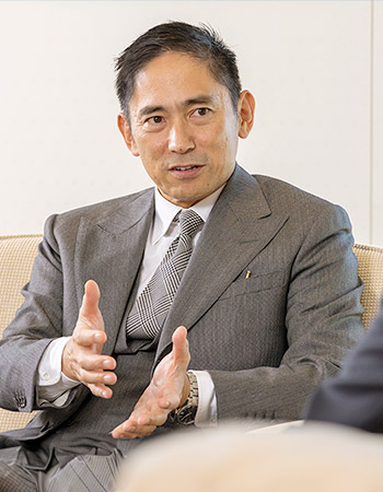 アマゾン ウェブ サービス ジャパン合同会社 代表執行役員社長 長崎 忠雄氏