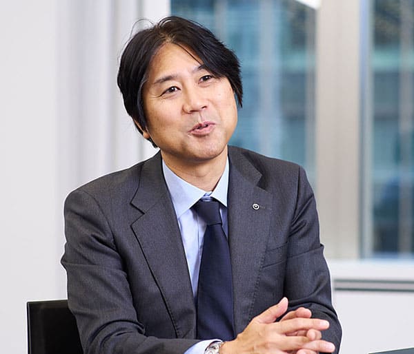駒沢氏