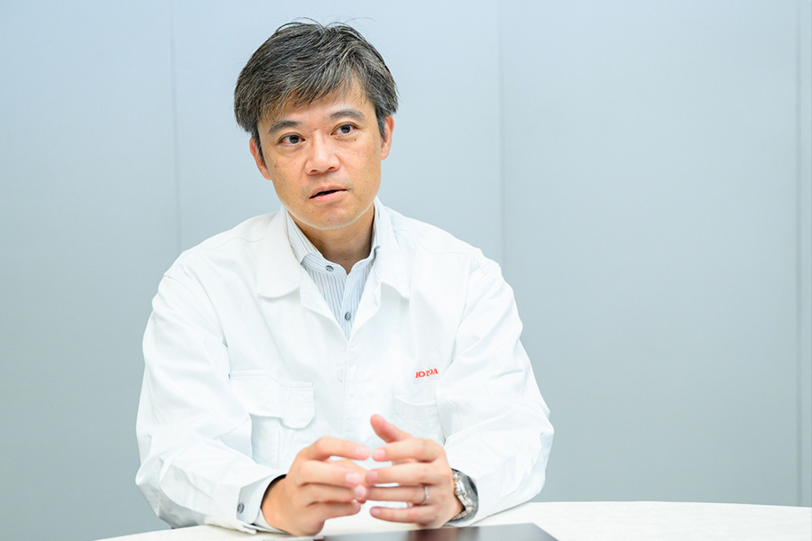 安原 重人 氏