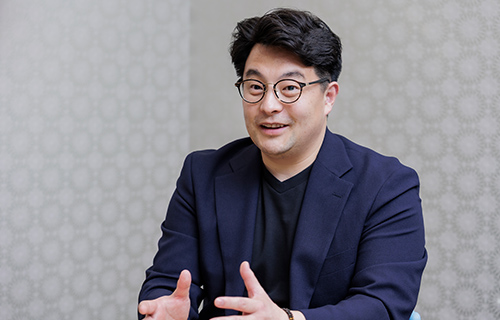 三島 忠氏