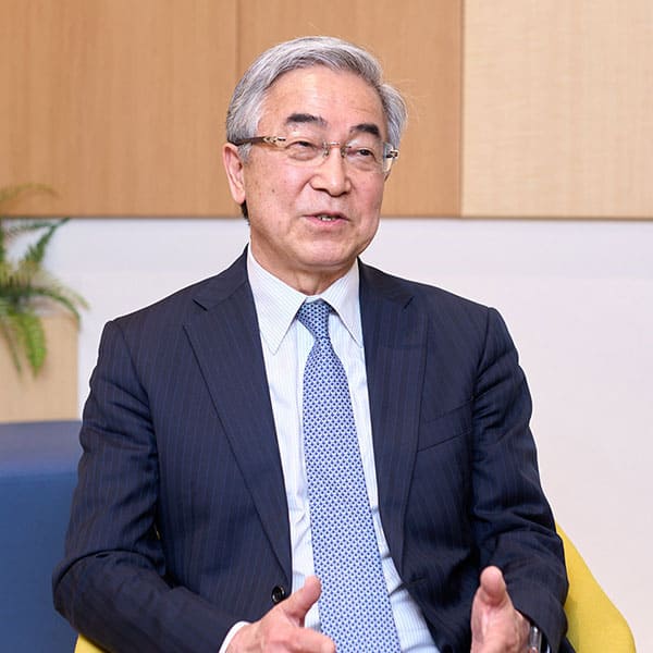 八木氏