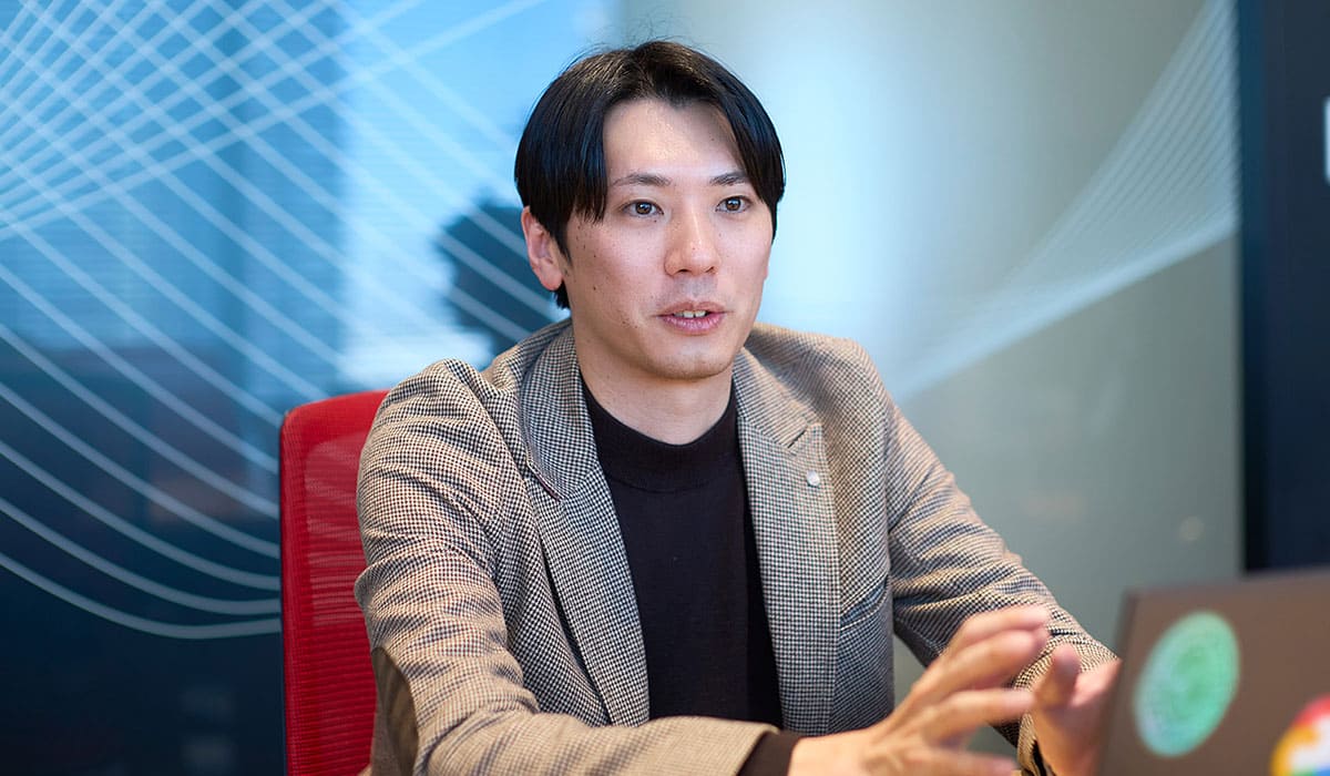 中村 氏