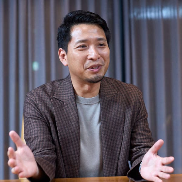 坪田氏