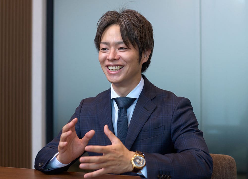 洞山氏
