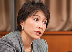 佐藤ゆかり政務官