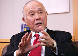 柏木 孝夫（かしわぎ たかお）氏