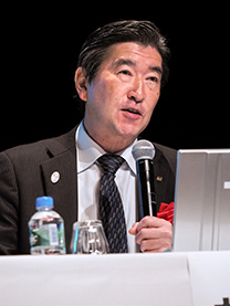 「各地に分散した機能を集中させ、複合化し、コンパクトシティにしていくことが重要と思います。そのためには自治体の強力なリーダーシップをお願いしたいと思います」（救仁郷氏）