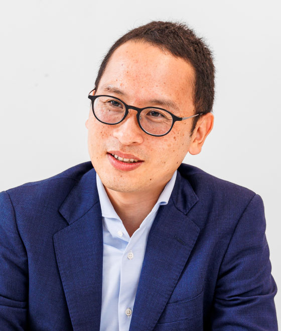 日髙顕 氏