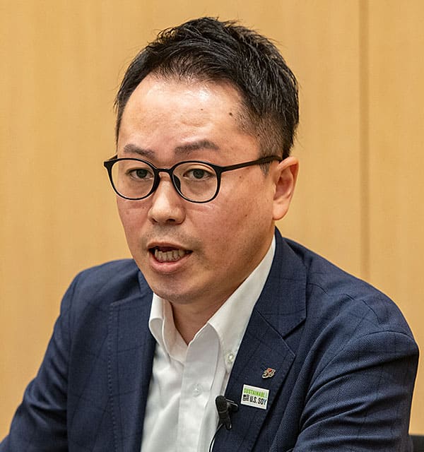 芳賀 氏