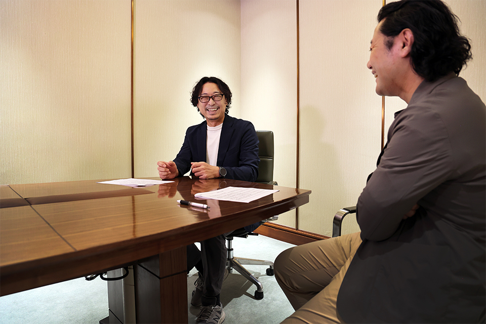 左より：田口 亮 氏、入山章栄 氏