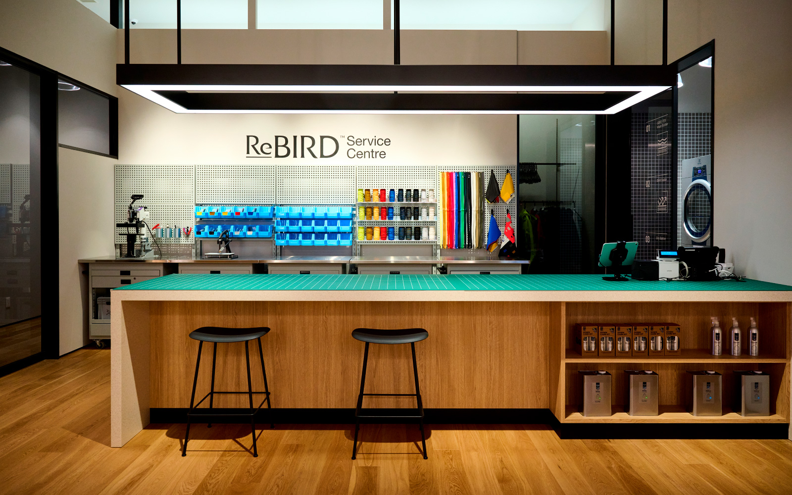 写真：ReBIRD 店内