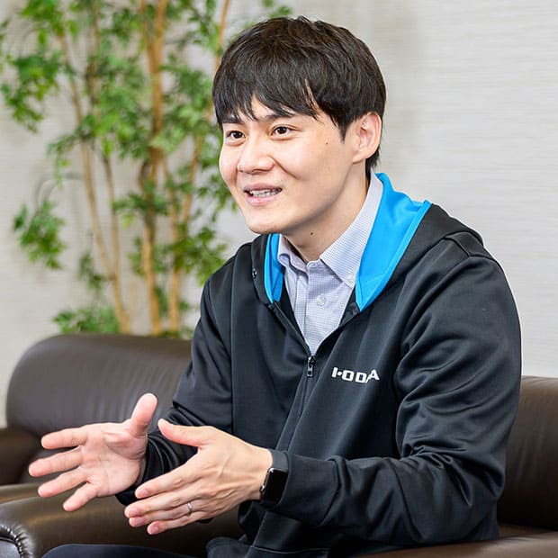 山形 氏