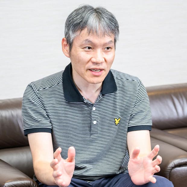 山下 氏