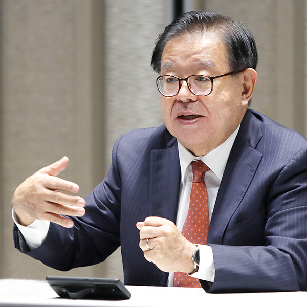 村井純氏