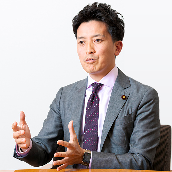 小林 史明氏