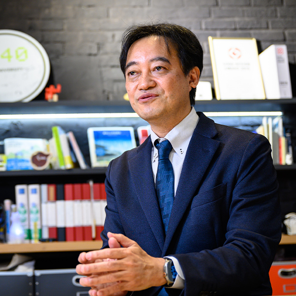 白坂 成功氏