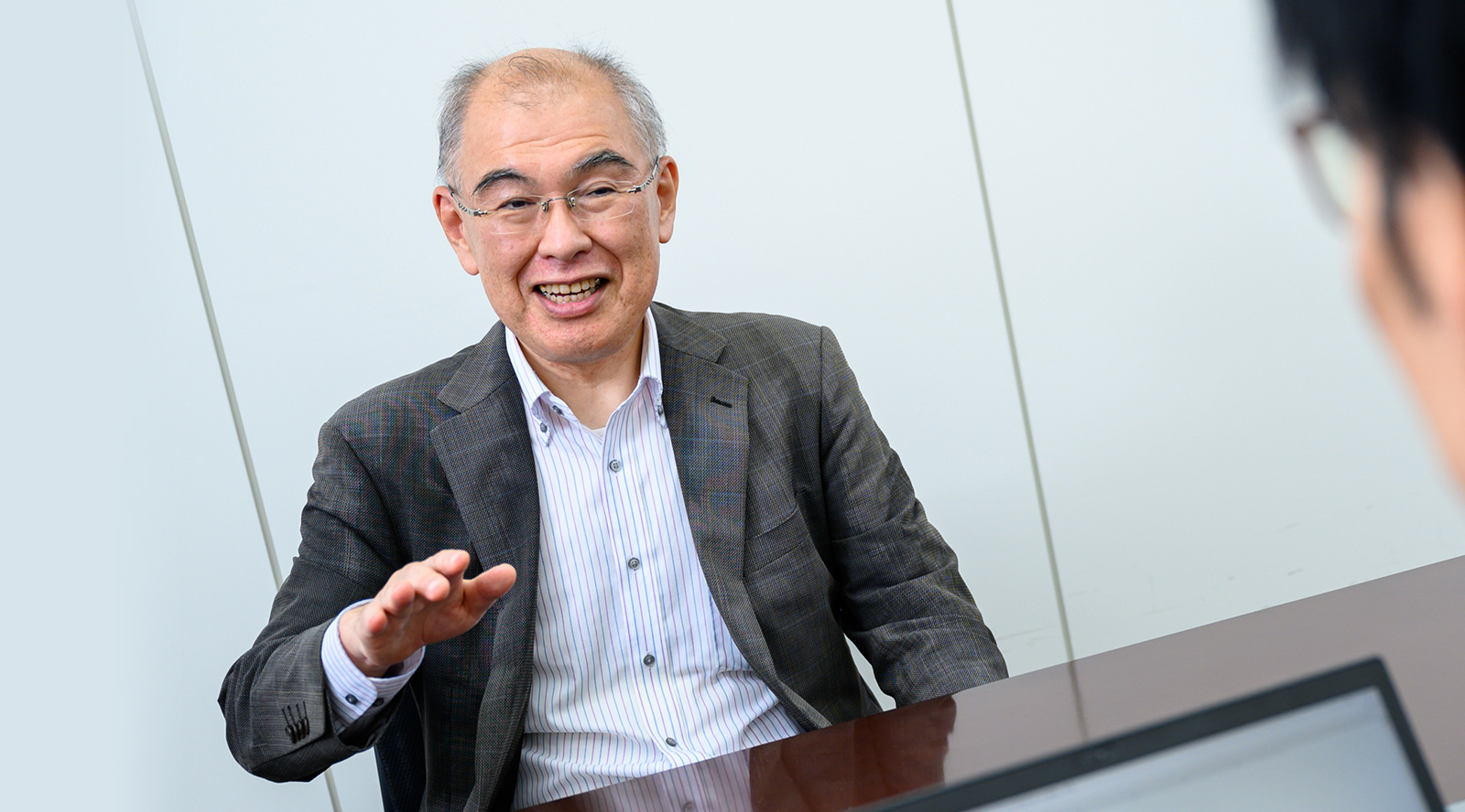 税所 哲郎氏