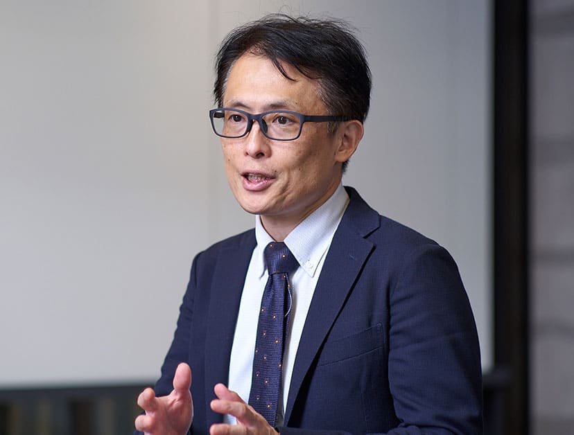 佐藤 氏