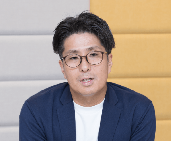 河合 利英氏