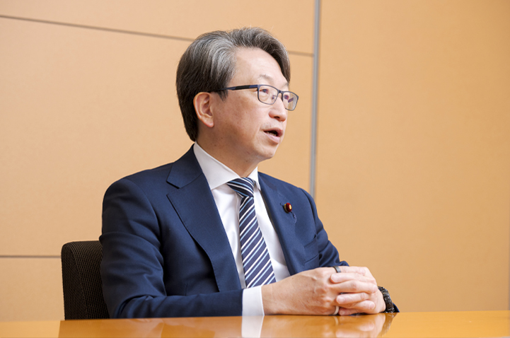 平 将明氏