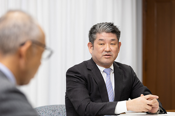 仲川 げん氏