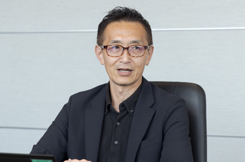 鈴木 慎一 氏