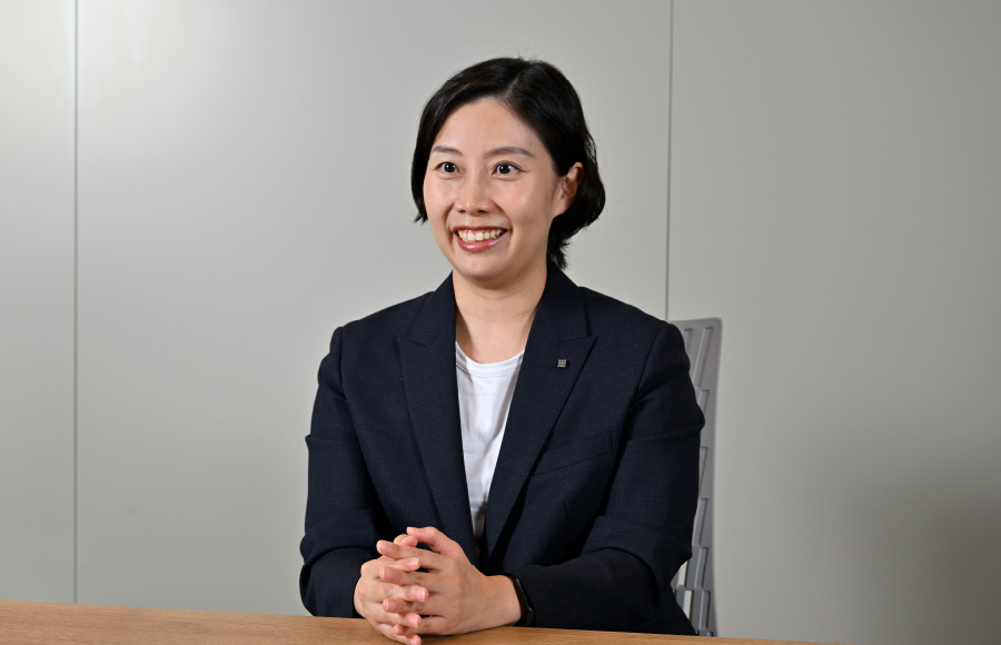 酒井 美帆 氏