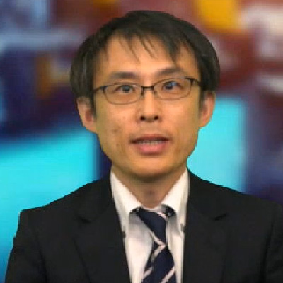 新村 史郎 氏