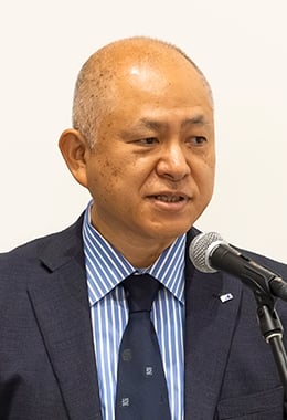 高井 円 氏