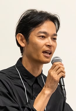 横山 直人 氏