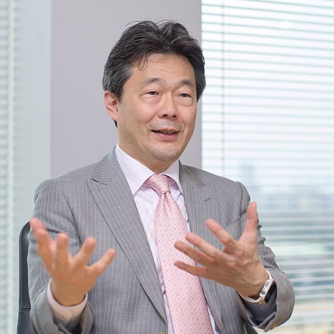 伊藤氏