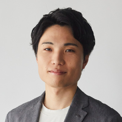 岡 幸四郎氏