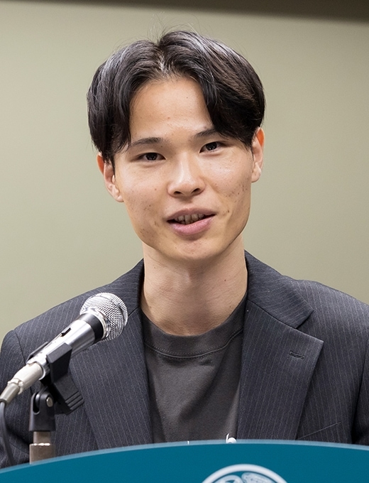 室井 柊兵 氏
