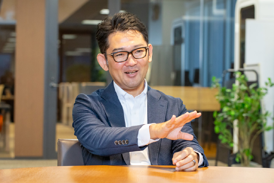 中村 雄志氏