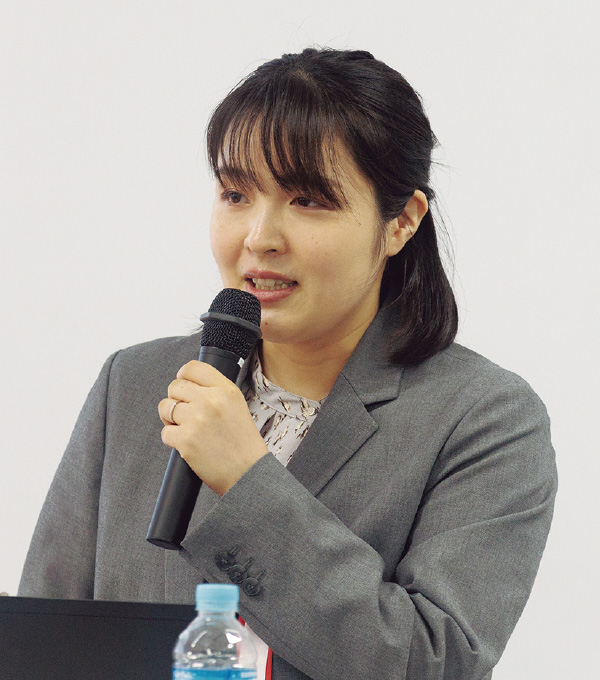 牧野 歩未氏