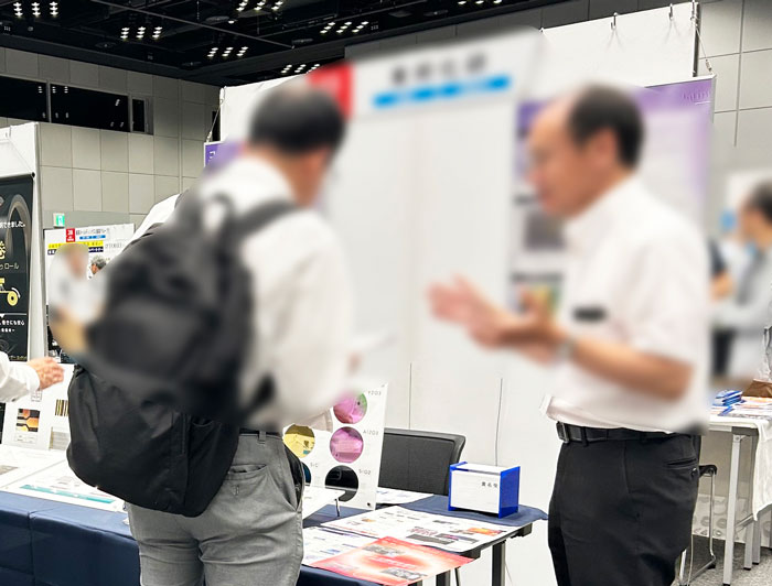 展示会シーン2