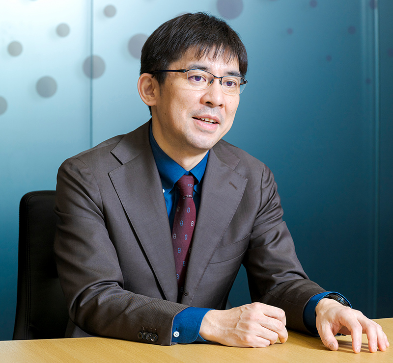 橘 知志 氏
