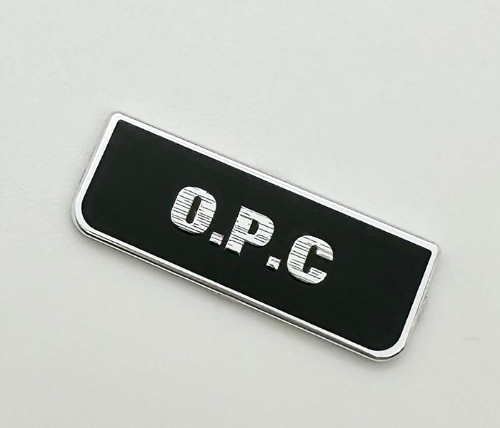 社内技術を組み合わせたOPC銘板