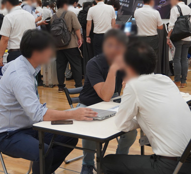 展示会シーン1