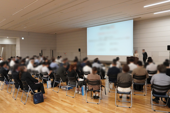 展示会シーン2
