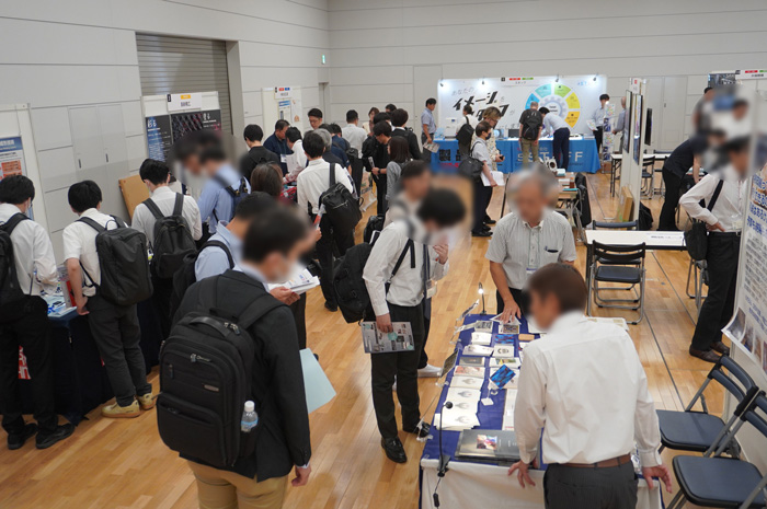 展示会シーン3