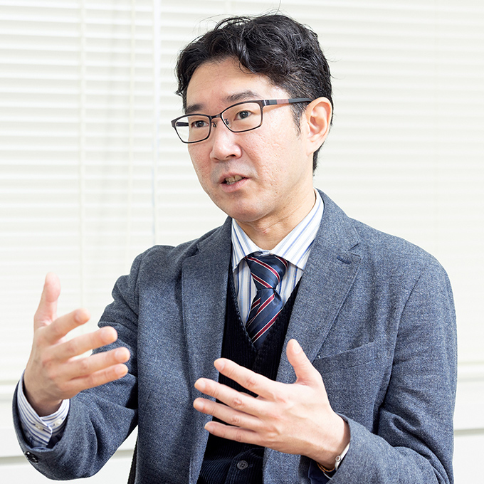 中村 亮一 氏