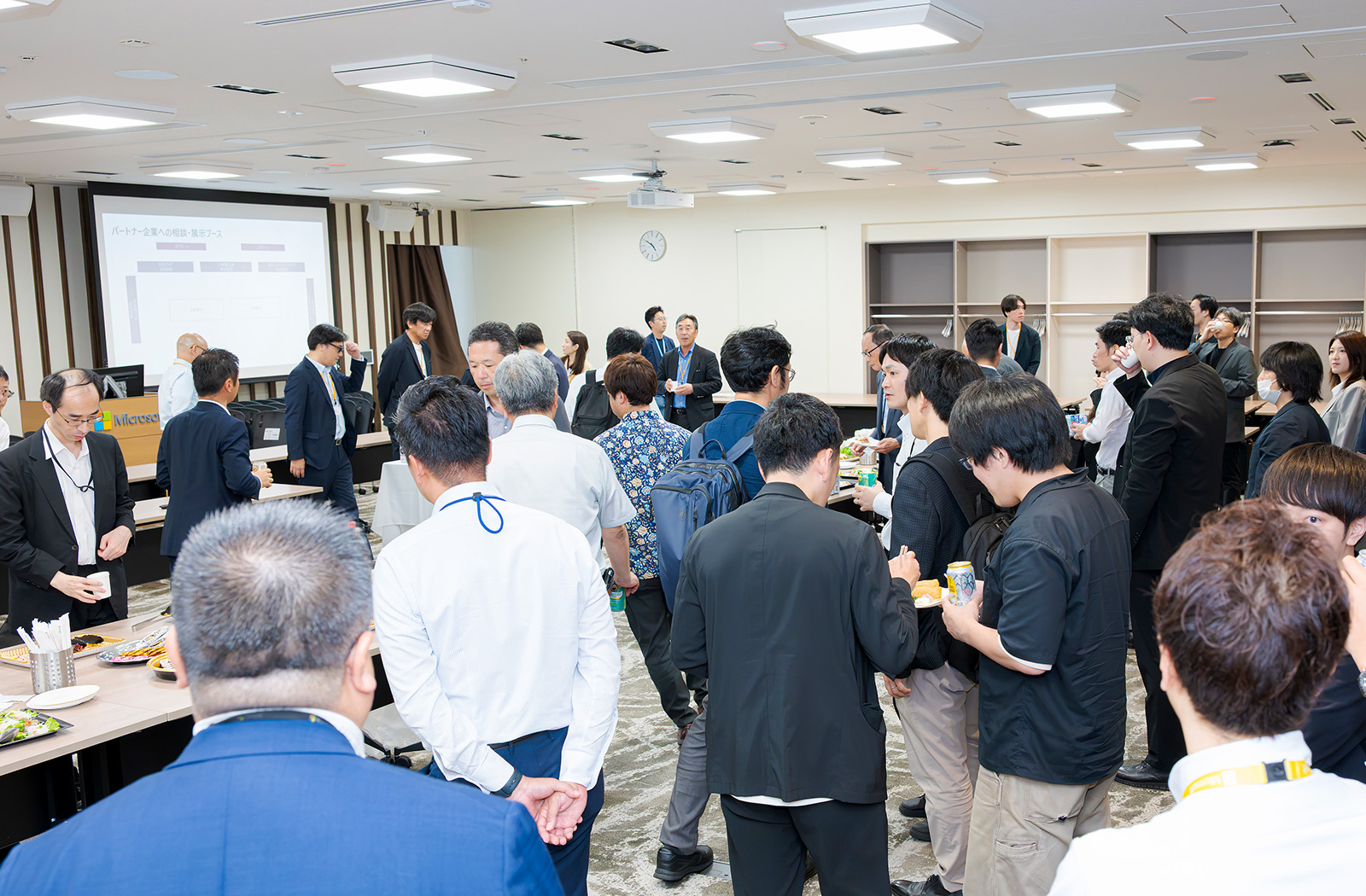 懇親会の様子