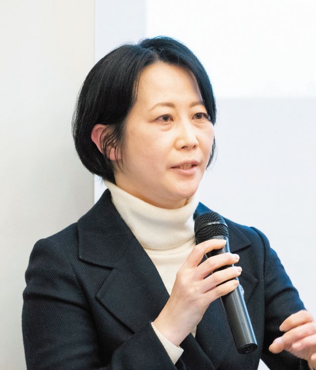 黒川史子氏